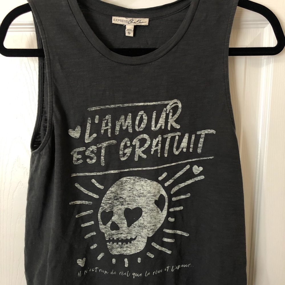 Muscle tee from express with skull